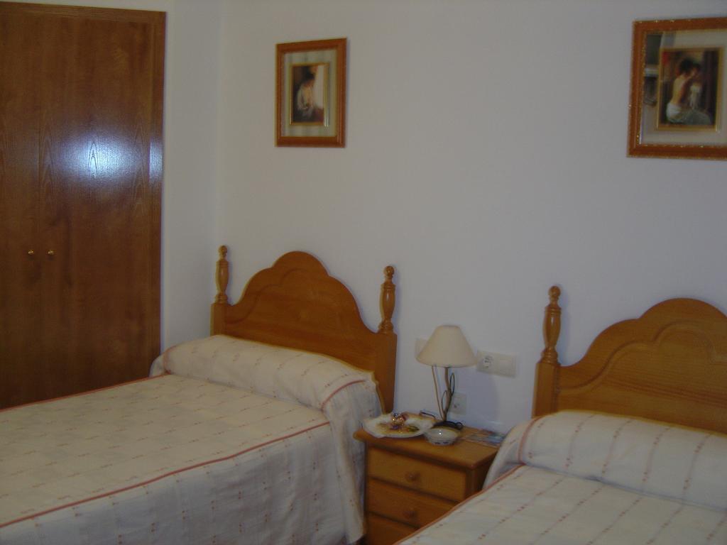 Hostal D'Ernes Алькала-дель-Хукар Номер фото