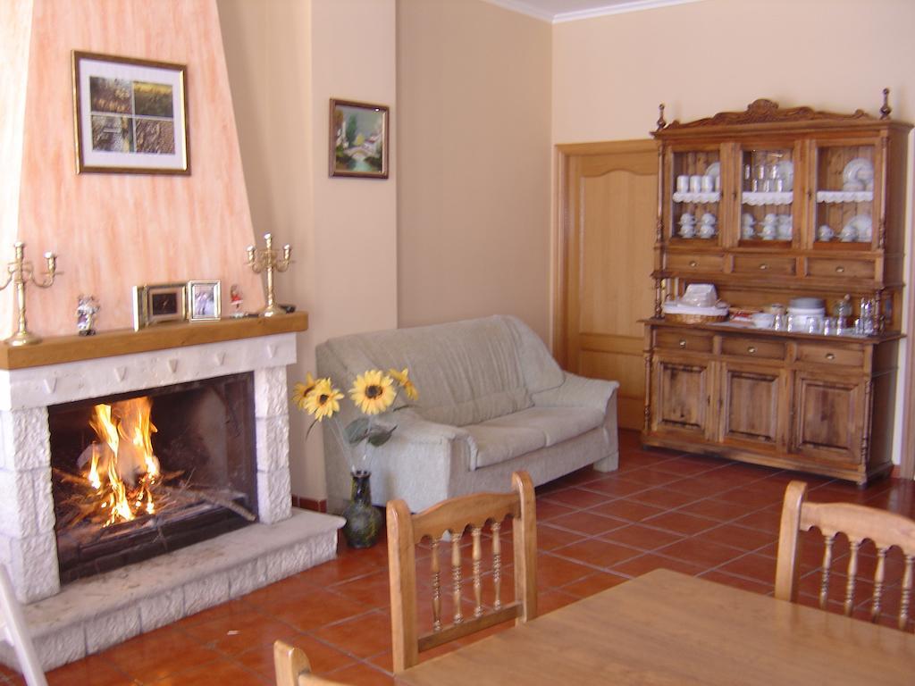 Hostal D'Ernes Алькала-дель-Хукар Экстерьер фото